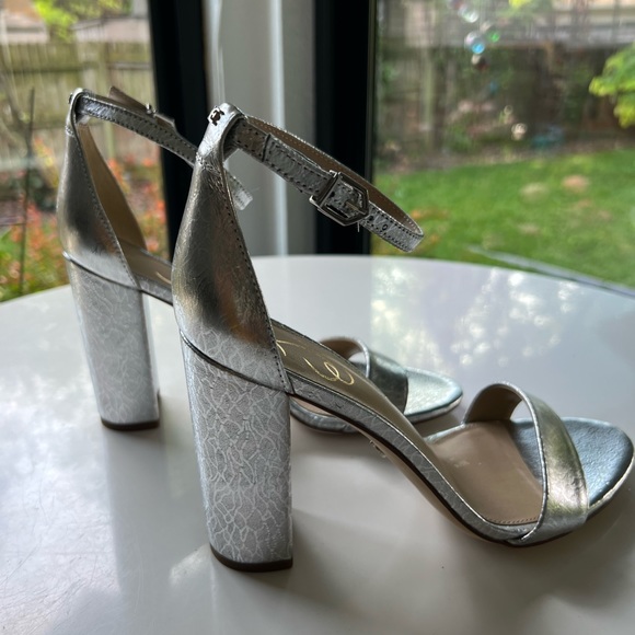 Sam Edelman Silver Metallic Strappy Yaro Block Chunky Heels Sandals Shoes - Picture 7 of 12
